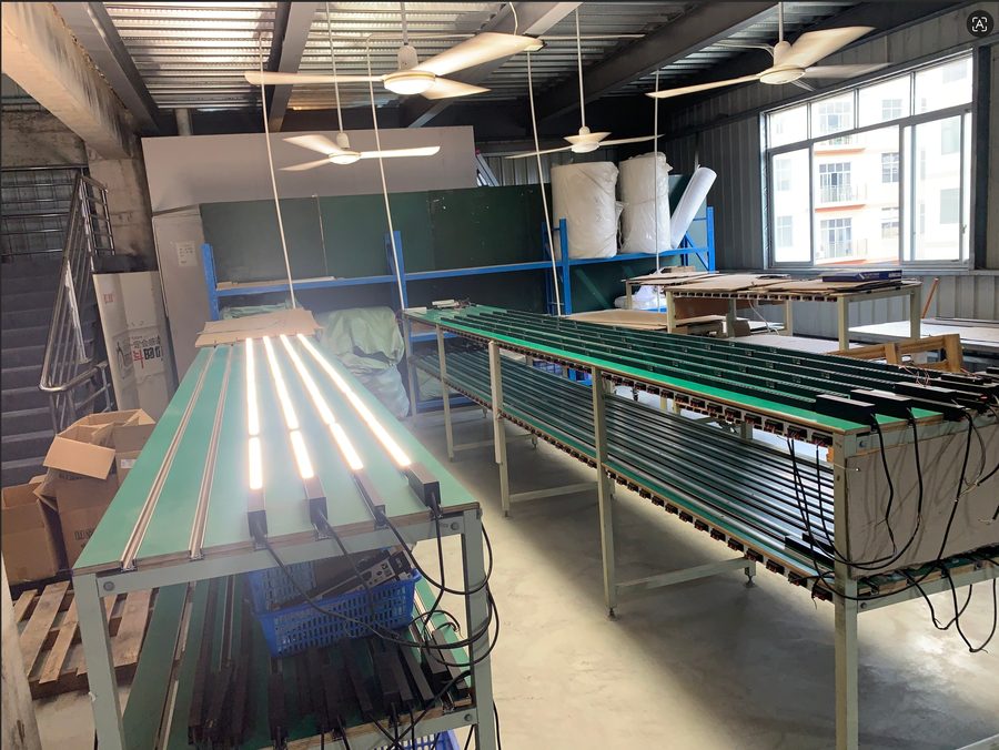 Aging test on powered magnetic track lighting modules